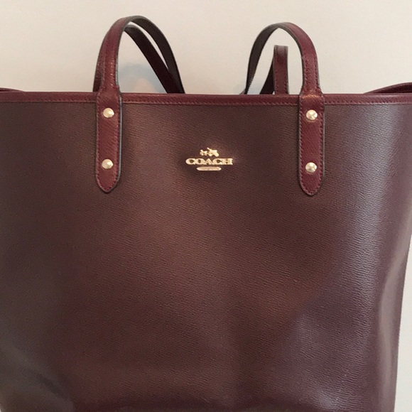 Coach Handbags - 🌸Final Price Drop🌸Coach large tote & wristlet
